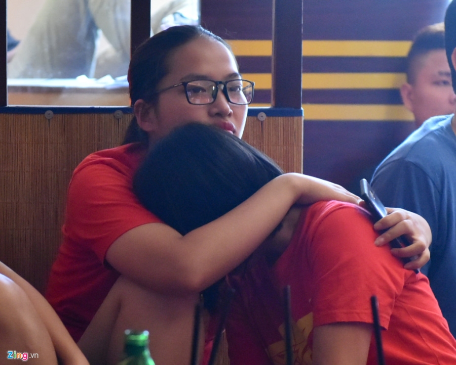 Co dong vien khoc nuc no sau that bai cua U20 Viet Nam hinh anh 6