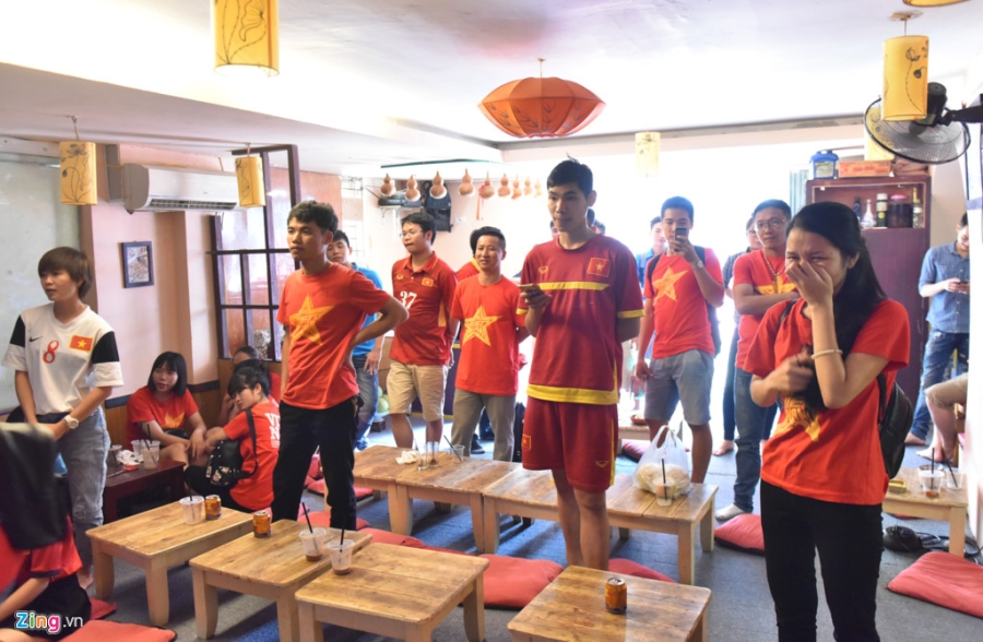 Co dong vien khoc nuc no sau that bai cua U20 Viet Nam hinh anh 12