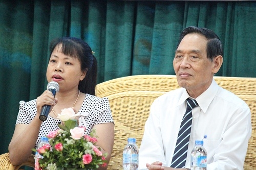 con dau mac ung thu, me chong ky thi ngay nao cung den mang chui - 1