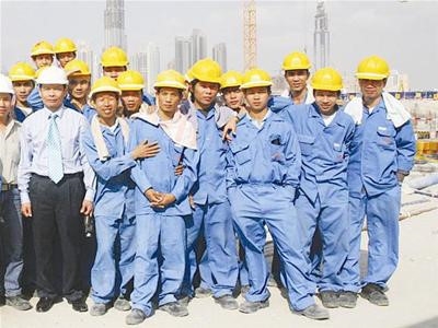 Lao dong Viet o nuoc ngoai: Lam, an, ngu va luot web hinh anh 2