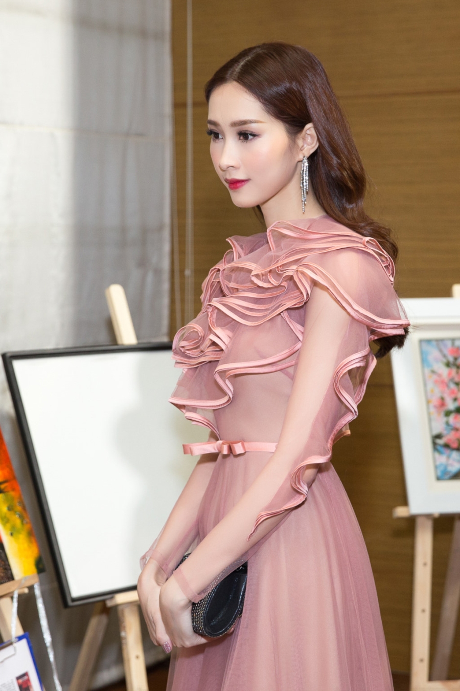 Nhan sac ngot ngao cua Hoa hau Dang Thu Thao hinh anh 2