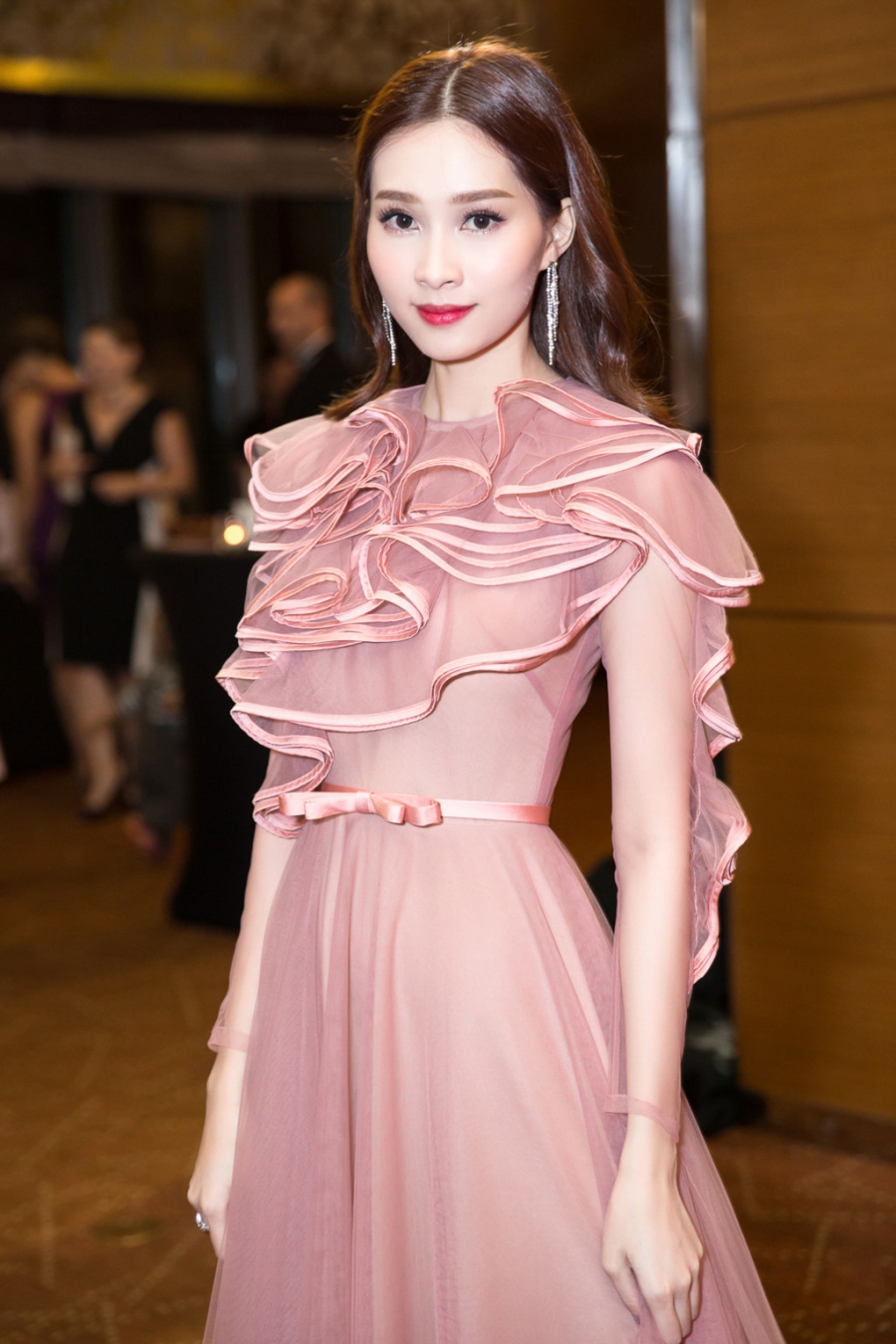 Nhan sac ngot ngao cua Hoa hau Dang Thu Thao hinh anh 3
