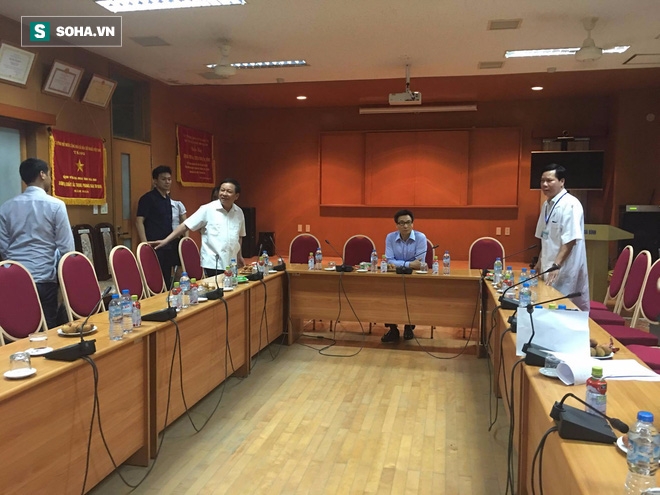 6 bệnh nhân tử vong ở BVĐK Hòa Bình: Đình chỉ hoạt động Khoa Thận nhân tạo - Ảnh 1.