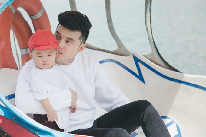 Con trai hơn một tuổi quay MV cùng Ưng Hoàng Phúc
