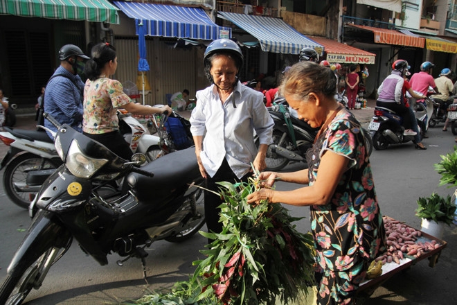 Lam 5.000 cai banh u tro cho ban Tet Doan Ngo o Sai Gon hinh anh 3