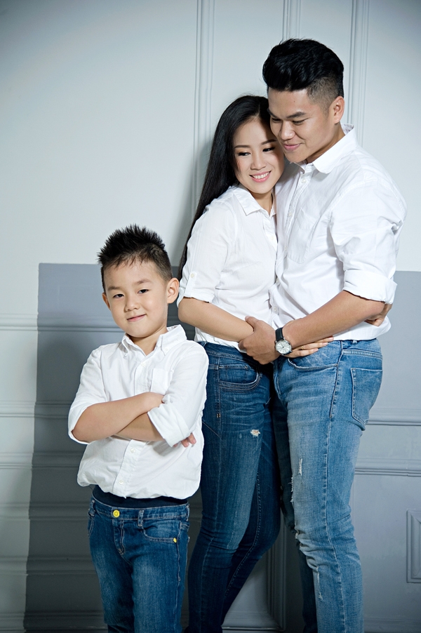 le-phuong-hanh-phuc-ben-nguoi-yeu-va-con-trai-2