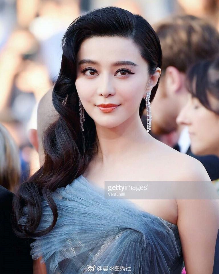 Phong cach sang trong, dai cac cua Pham Bang Bang tai Cannes hinh anh 5