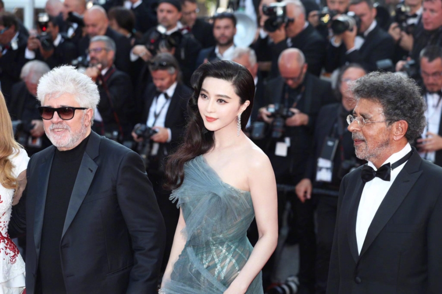 Phong cach sang trong, dai cac cua Pham Bang Bang tai Cannes hinh anh 6
