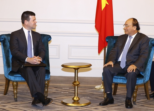 Thủ tướng Nguyễn Xuân Phúc tiếp ông Robert H. McCooey, Jr, Phó Chủ tịch Cấp cao của Sàn chứng khoán NASDAQ