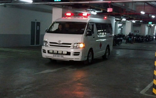Kết quả hình ảnh cho Người đàn ông bị truy sát trong chung cư cao cấp