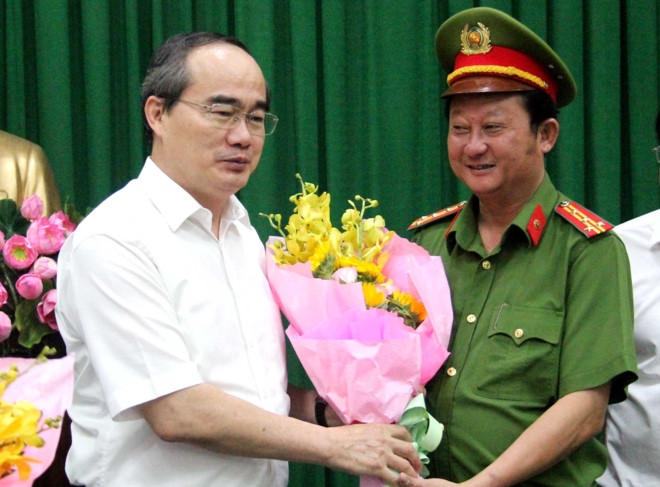 Thuong nong ban chuyen an pha 'tap doan' ma tuy tai Sai Gon hinh anh 1