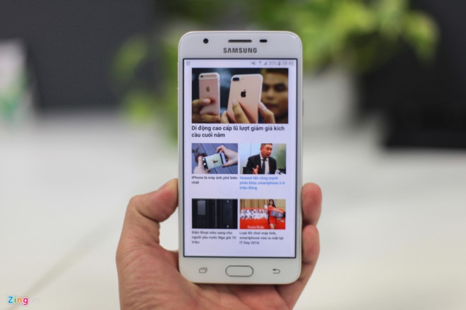 Loat smartphone dang mua nhat trong tam gia 4 trieu hinh anh 2