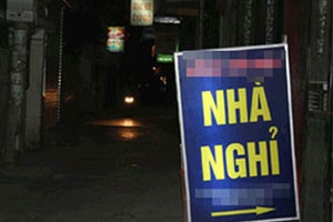 8 dói tuọng cuong buc 2 bé gái trong nha nghi hinh anh 1