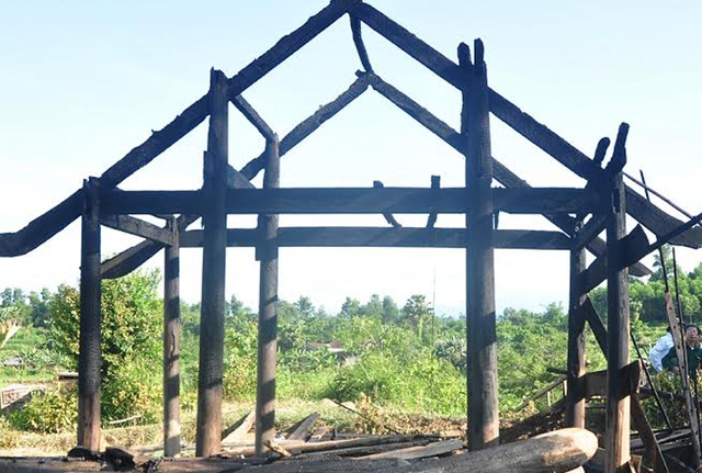 ...và căn nhà của anh Sâm đã bị lửa thiêu rụi trong chiều nay (3/6).