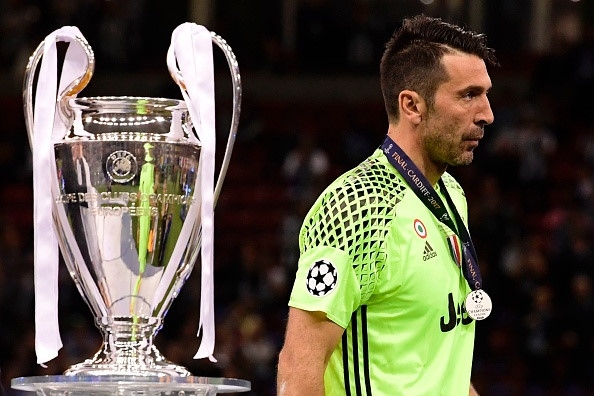 Ronaldo lap cu dup, Real pha loi nguyen Champions League hinh anh 2