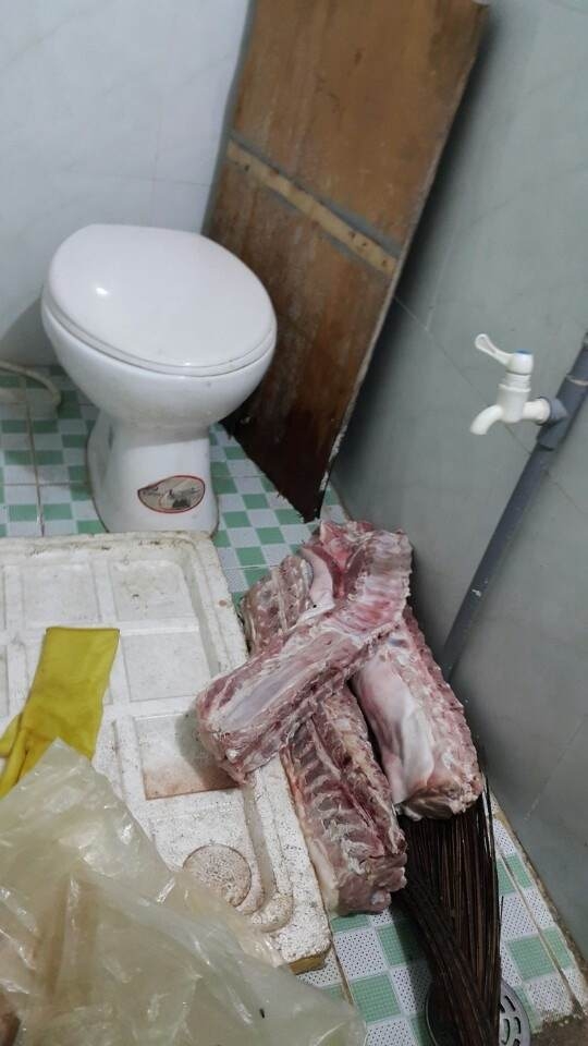  Thu mua 1,5 tấn heo bệnh về bán cho công nhân khu công nghiệp - Ảnh 3.