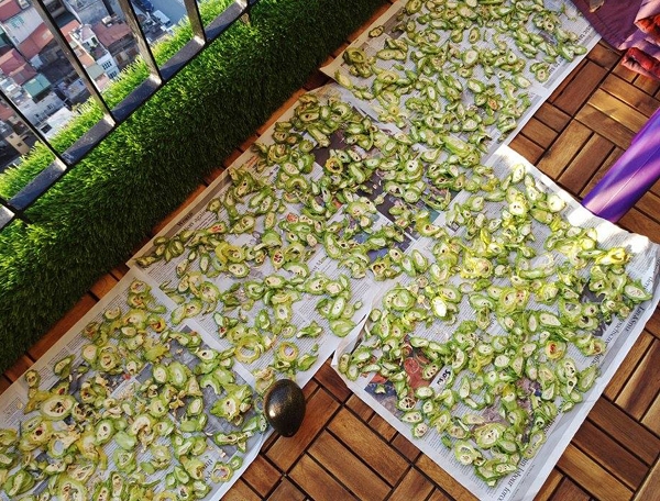 Nắng nóng đỉnh điểm, người Hà Nội không cần bếp vẫn chiên trứng, nấu mì - Ảnh 4.