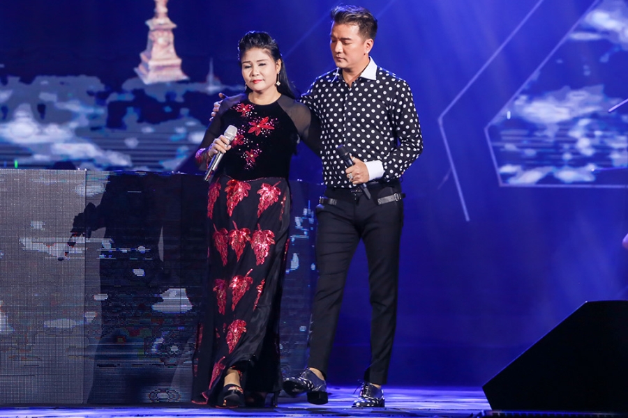 Dam Vinh Hung tung quy ca gio truoc ban tho To de xin noi tieng hinh anh 3