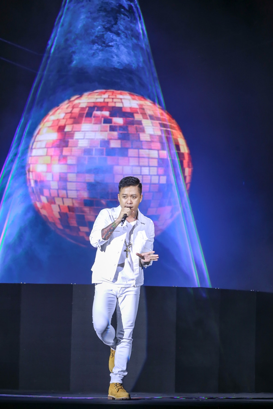 Dam Vinh Hung tung quy ca gio truoc ban tho To de xin noi tieng hinh anh 5