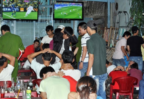 Bat vo chong trum duong day ca do o Hai Phong hinh anh