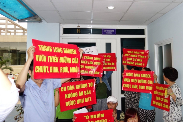 Cư dân Thăng Long Garden nhiều lần phải xuống đường phản đối chủ đầu tư.