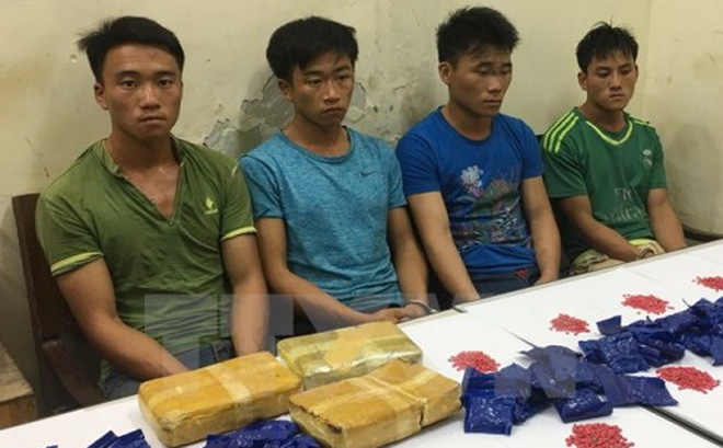 Sơn La: Bắt 4 đối tượng vận chuyển trái phép 32.000 viên ma túy