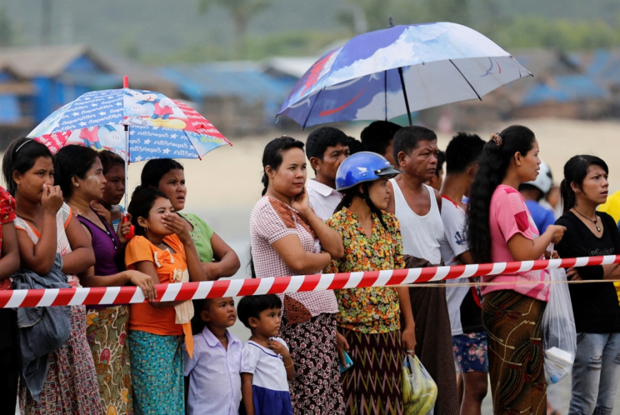 Hien truong cuu ho nan nhan may bay roi o Myanmar hinh anh 8