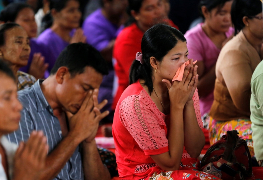 Nuoc mat trong le hoa thieu nan nhan vu roi may bay Myanmar hinh anh 4
