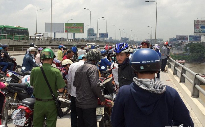 Để lại địa chỉ nhà trên xe máy, người đàn ông nhảy cầu Đồng Nai tự tử