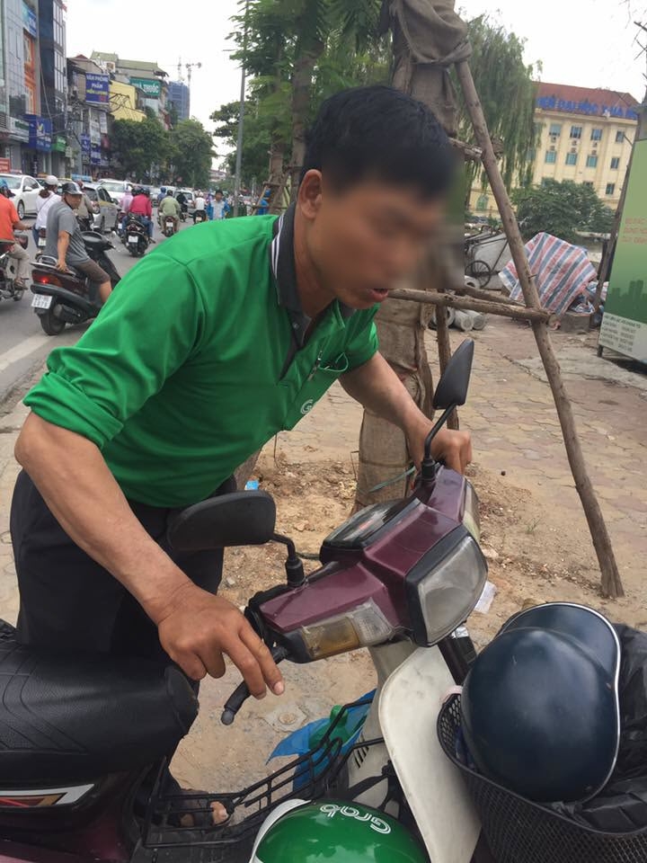 Ông chú giả GrabBike chở và đánh chị Yến.