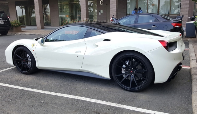 Choáng thiếu gia Hà Nội sở hữu bộ đôi Lamborghini Huracan LP580-2 và Ferrari 488 GTB - Ảnh 4.