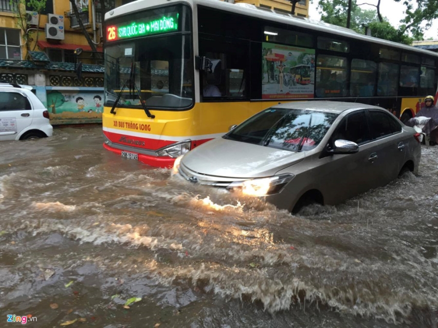 Ha Noi mua lon, nhieu tuyen pho ngap sau hinh anh 5