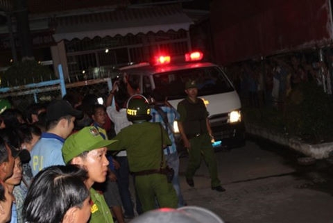 Nam 9X dung 4 con dao gay roi truoc cong vien da tu vong hinh anh