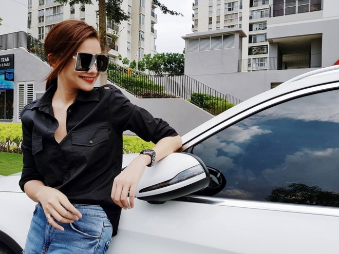 Hoc bi quyet cua Thanh Hang de mac mau den khong gia hinh anh 5