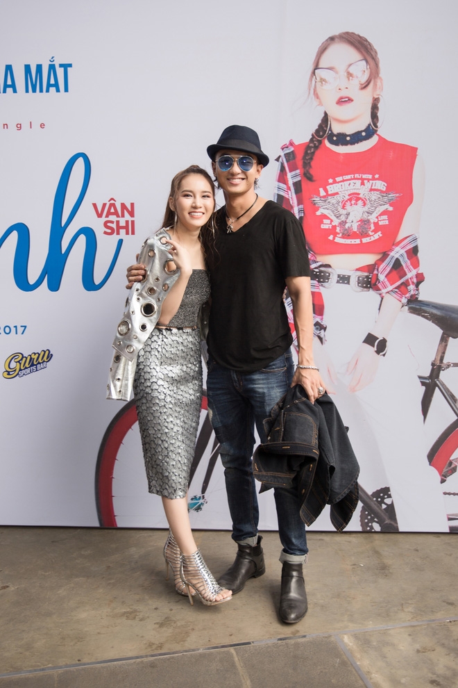 Hot girl đình đám Hà thành gây chú ý khi ngồi xe 15 tỷ đến sự kiện - Ảnh 8.