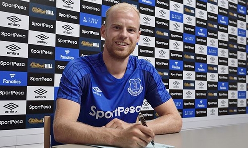 everton-chieu-mo-thanh-cong-doi-truong-ajax-1