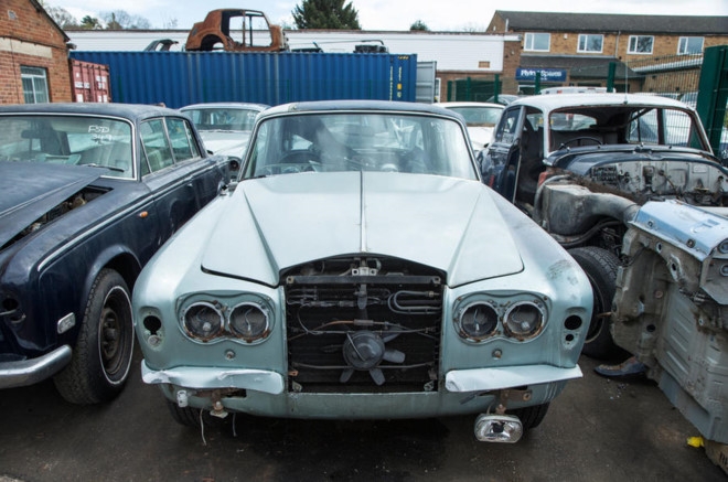 Nghia trang xe sieu sang Rolls-Royce va Bentley lon nhat the gioi hinh anh 11
