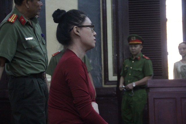  Bị cáo Nguyễn Đức Thùy Dung khai đã cho Phương Nga mượn tài khoản để ông Mỹ chuyển tiền vào. 