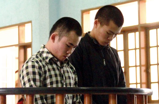 Phat tu 2 ke danh hoi dong ong lao tu vong hinh anh 1