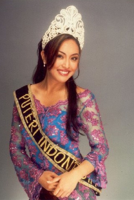 Bao nhieu hoa hau, a hau phai hau toa nhu Phuong Nga? hinh anh 9