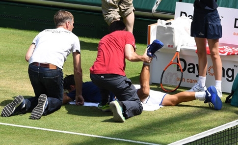 Federer chật vật vào tứ kết giải Halle - ảnh 1