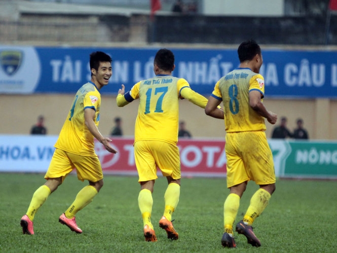 ​FLC Thanh Hóa giữ vững ngôi đầu