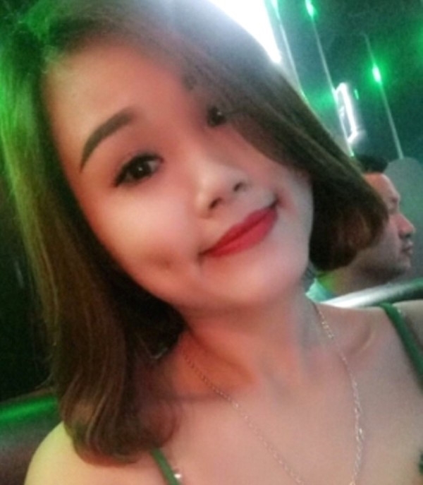 Nu 9X dat Cang tham gia ban 'keo cuc gach' hinh anh 1