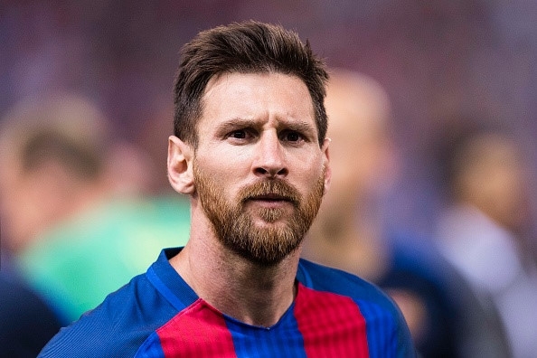 Ronaldo, Messi sanh vai o doi hinh tieu bieu nam cua game FIFA hinh anh 8