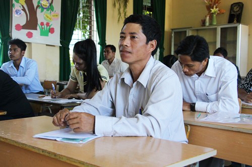 thi-sinh-len-chuc-ong-ba-van-di-thi-thpt-quoc-gia