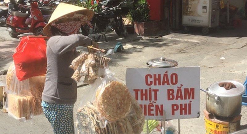 Làm từ thiện, nồi cháo từ thiện, người nghèo, TP.HCM