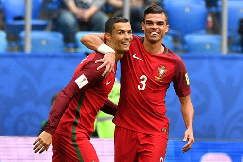 ronaldo-lai-ghi-ban-bo-dao-nha-vao-ban-ket-voi-vi-tri-dau-bang-a