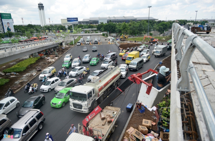 Cau vuot cua ngo Tan Son Nhat truoc ngay khanh thanh hinh anh 5