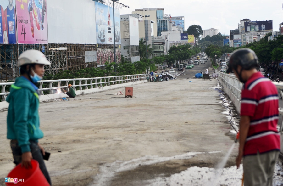 Cau vuot cua ngo Tan Son Nhat truoc ngay khanh thanh hinh anh 8