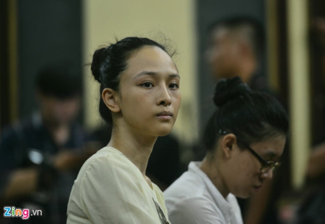 Nhan chung vu Phuong Nga tra loi tu phong cach ly co dung luat? hinh anh 1